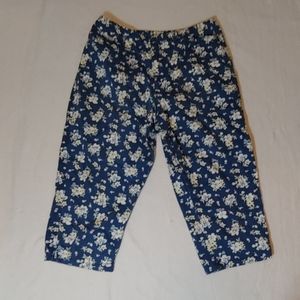 Crazy horse size 12 floral capri